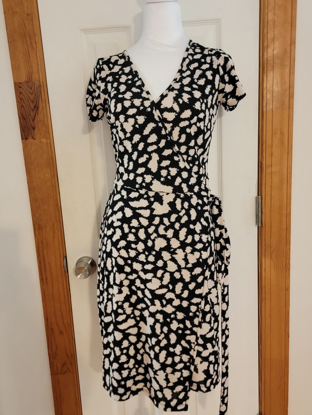 LOFT Black White Abstract Splatter Print Slinky Knit Wrap Style Midi Dress S